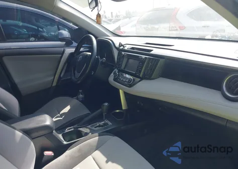 2018 Toyota Rav4 Xle z USA, uszkodzony, nr VIN JTMRFREV4JJ738040